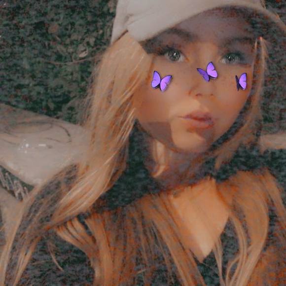 Meet your Posher, Ava - Picture 1 of 1